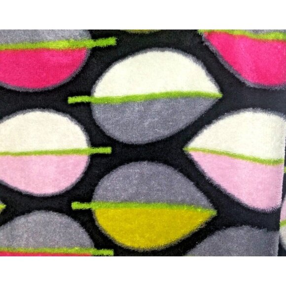Vera Bradley Plush Blanket Retired Pastel Leaves/geometric 50" X 80" Black pink - Picture 4 of 7